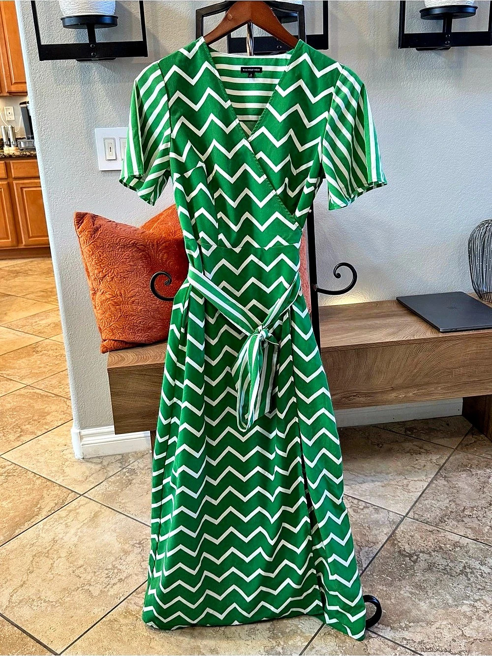 Who What Wear Green & White Chevron Maxi Dress Size Small Like New
